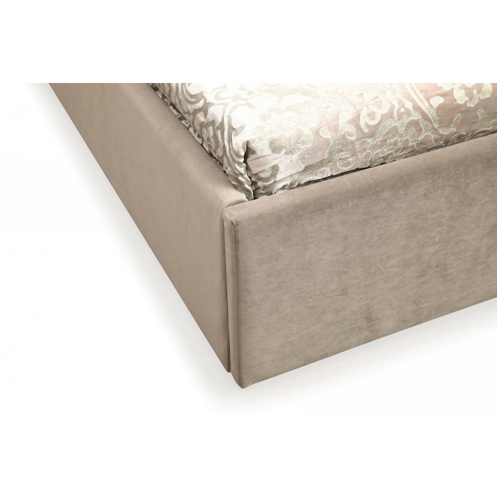 Modrest Moontide - Eastern King Glam Beige and Brushed Brass Bed. Picture 4