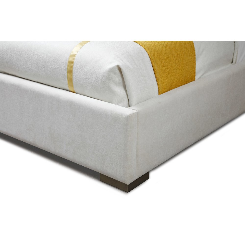Modrest Nixa - Queen Modern Beige and Brushed Bronze Bed. Picture 4