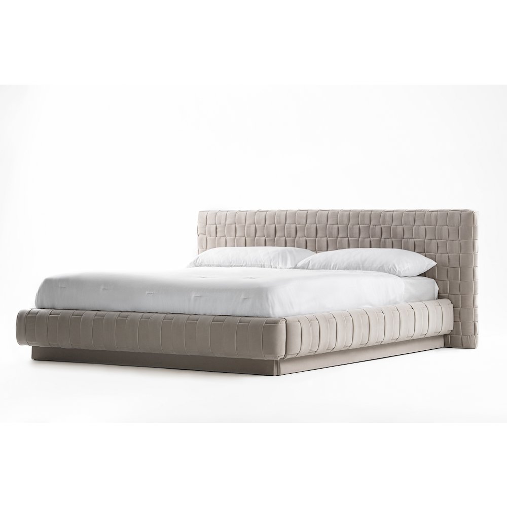 Modrest Concord - Eastern King Modern Light Grey Bed. Picture 3