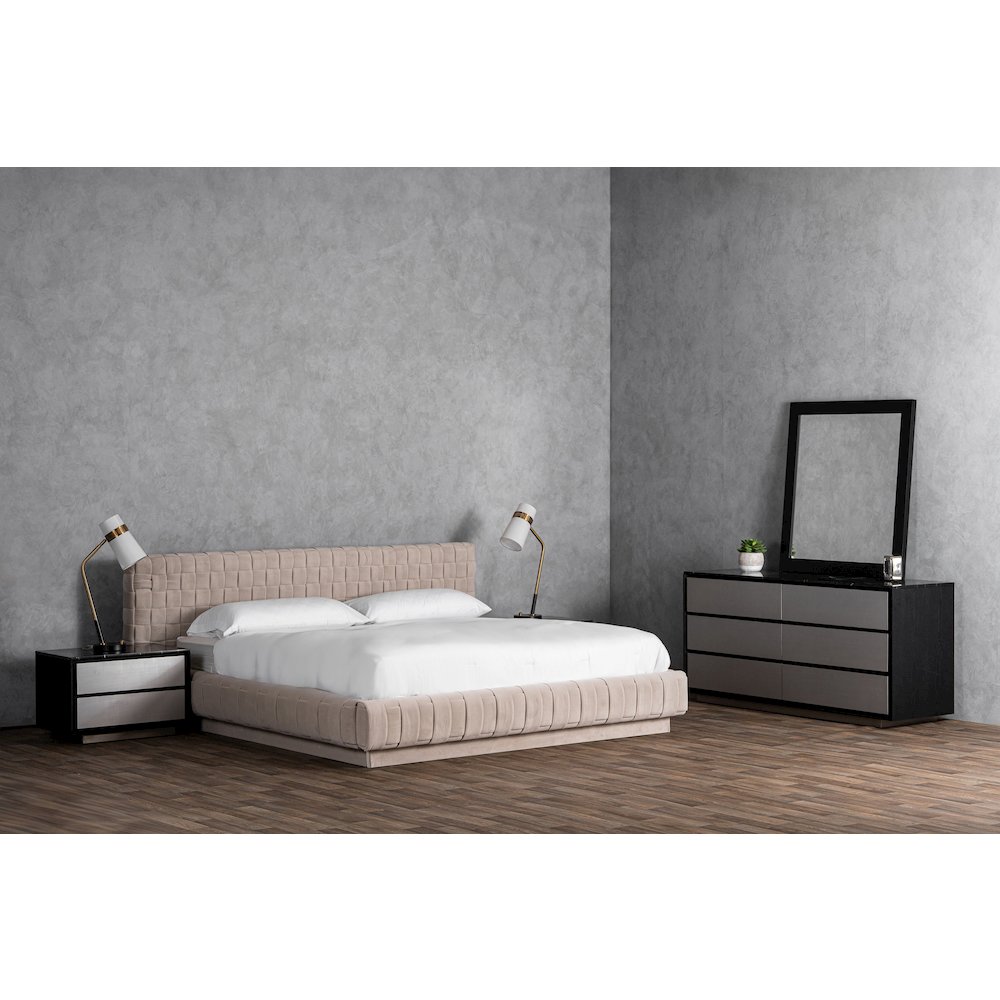Modrest Concord - Eastern King Modern Light Grey Bed. Picture 2