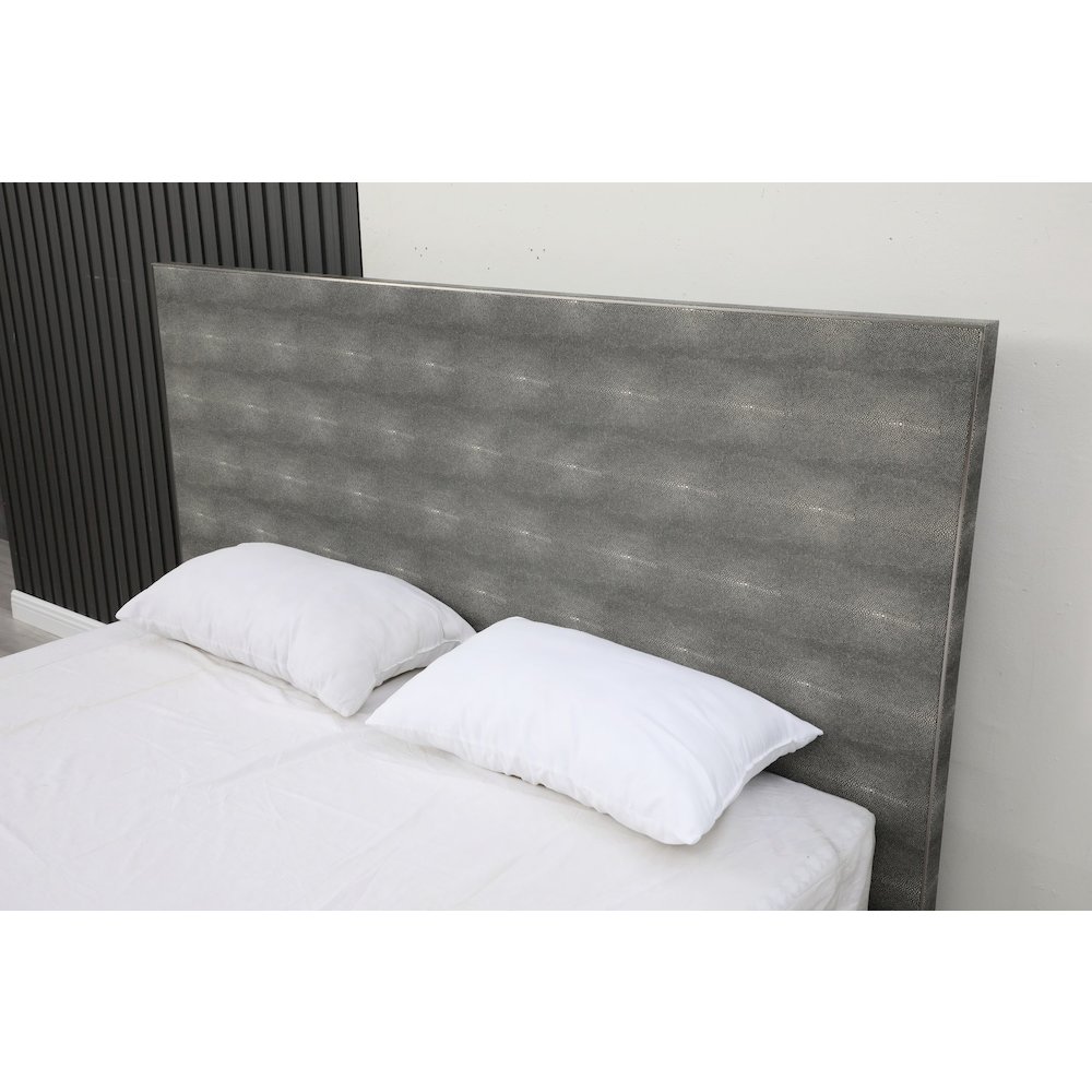 Modrest Dynasty - Eastern King Modern Shagreen Bed. Picture 2