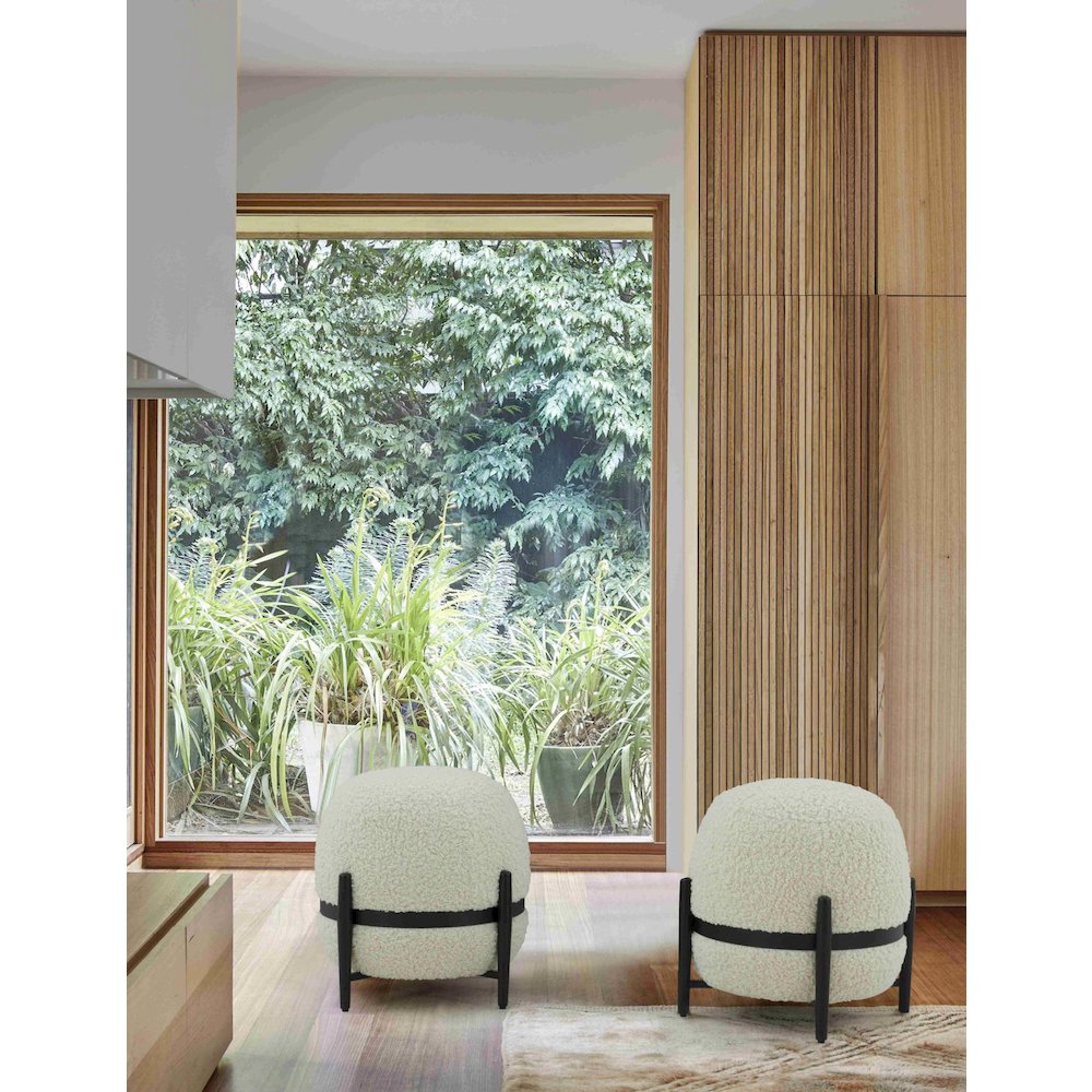 Divani Casa Fouston - Contemporary White Sherpa Pouf. Picture 2