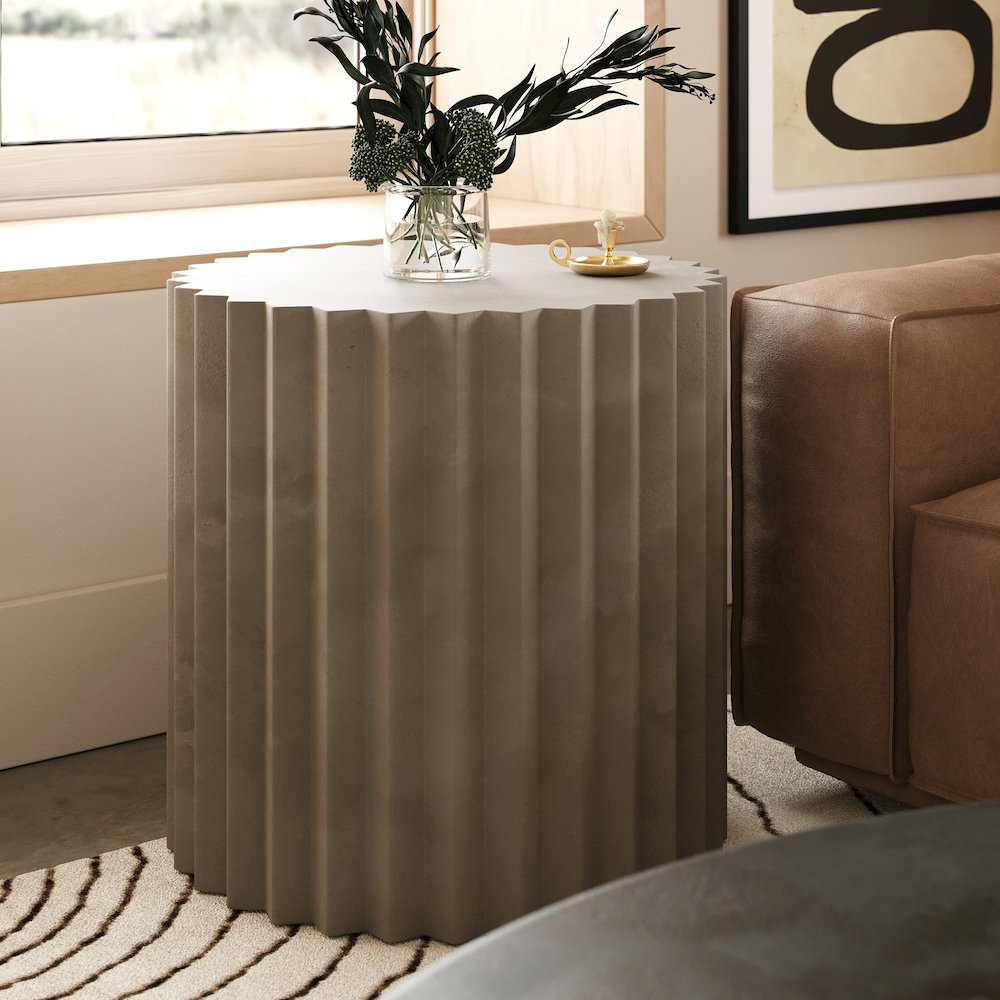 Modrest Evadale - Modern Grey Concrete End Table. Picture 2