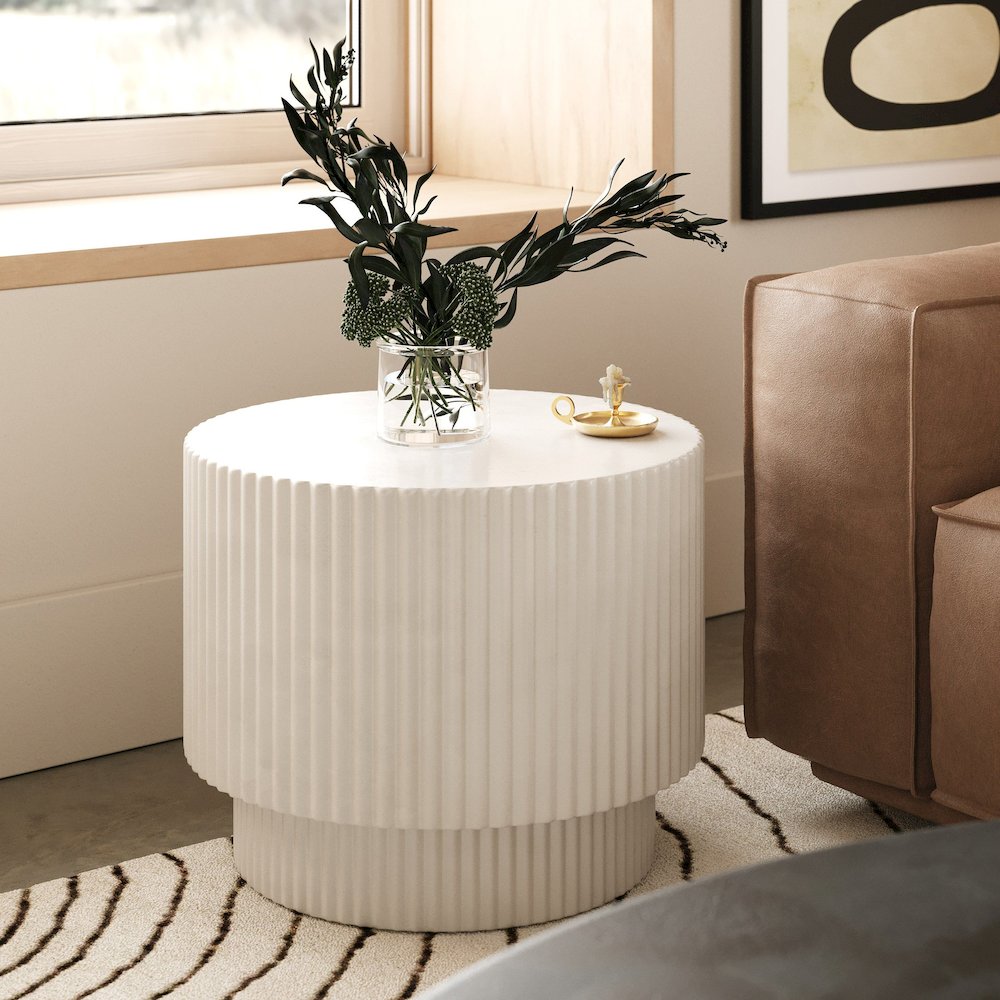 Gruver - Modern White Concrete End Table. Picture 3