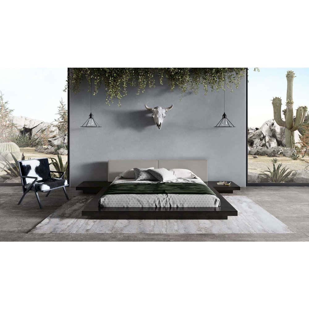 Tokyo - Contemporary Black and Grey Platform Eastern King Bed. Picture 1