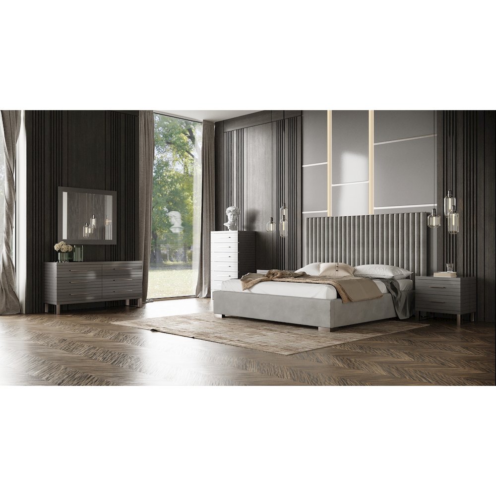 Modrest Splendor - Silver + Grey Velvet Upholstered King Platform Bed. Picture 4