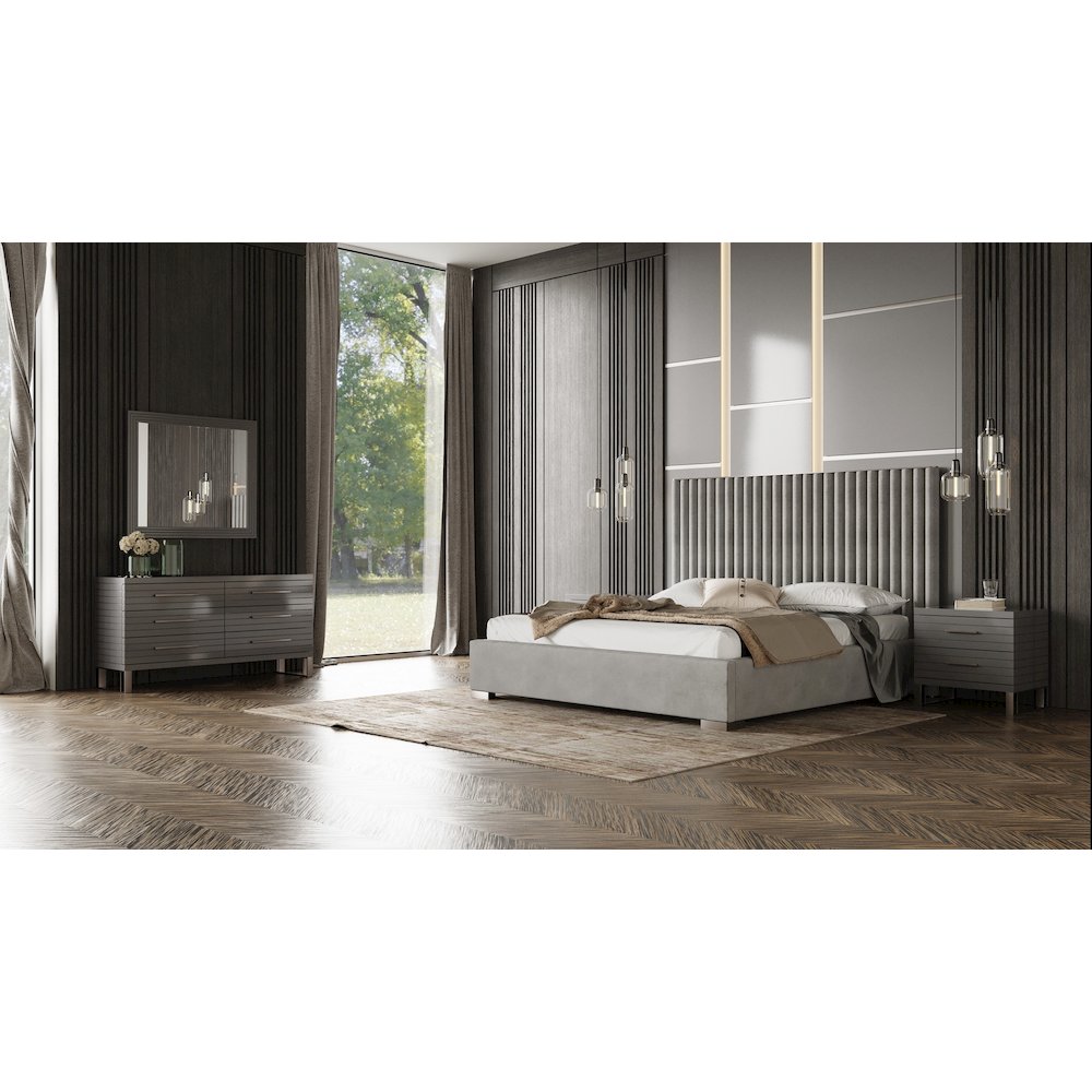 Modrest Splendor - Grey High Gloss Slatted Dresser. Picture 3
