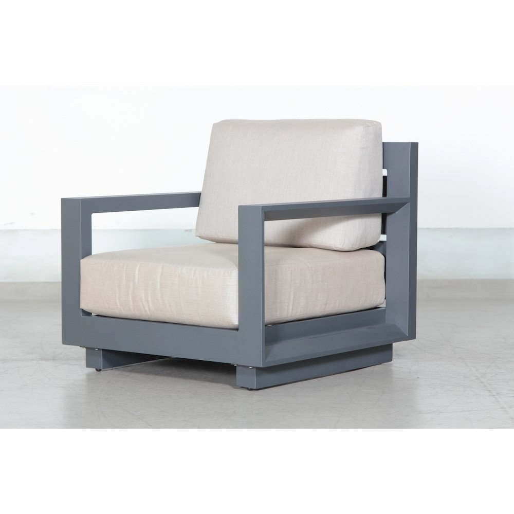 Paris Club Chair. Picture 2