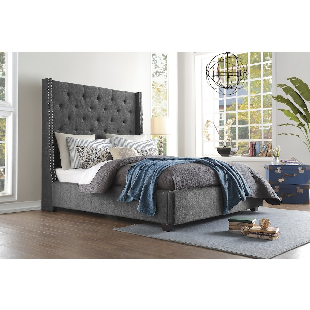 Fairborn Solid Wood Queen Platform Bed in Gray. Picture 2