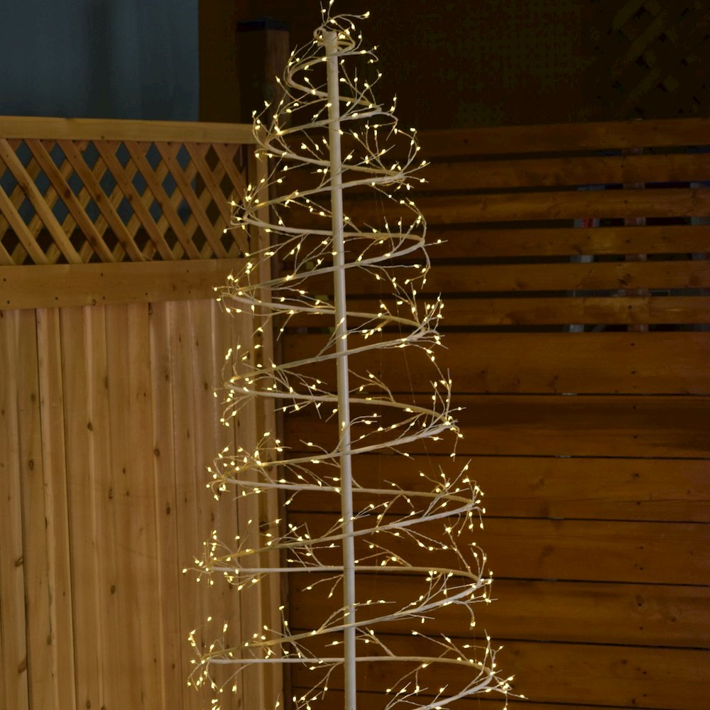 Revolve Tree White. Picture 1
