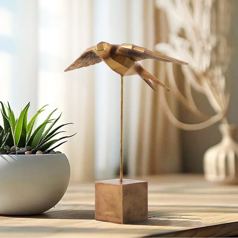 Resin Swallow Statue Home Tabletop Decor. Picture 2