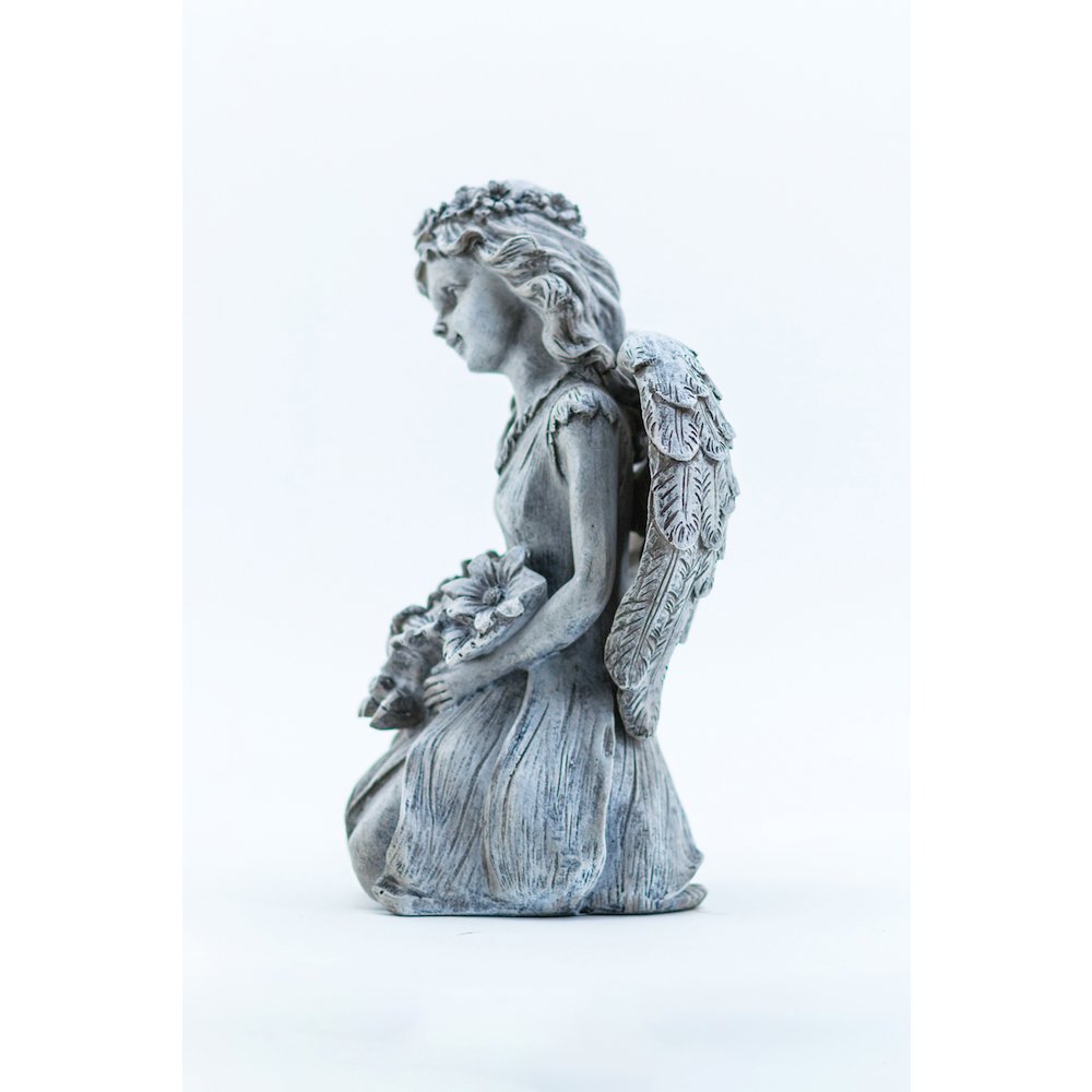 Kneeling Angel Holding Flowers. Picture 3