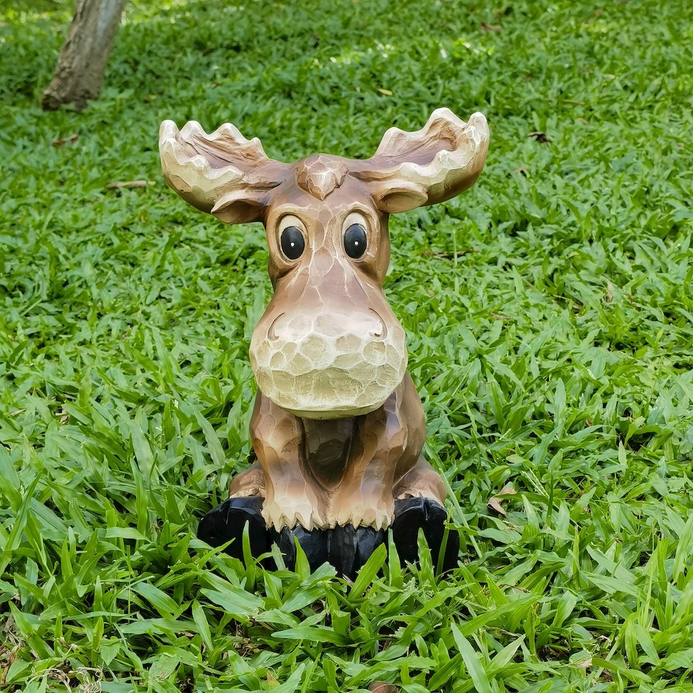 Sitting Moose Garden Statue Decor. Picture 2