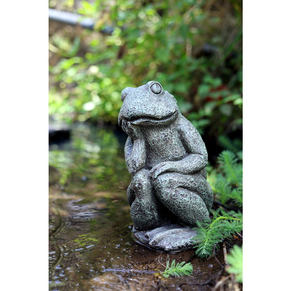 Thinking Frog Garden Statue. Picture 2