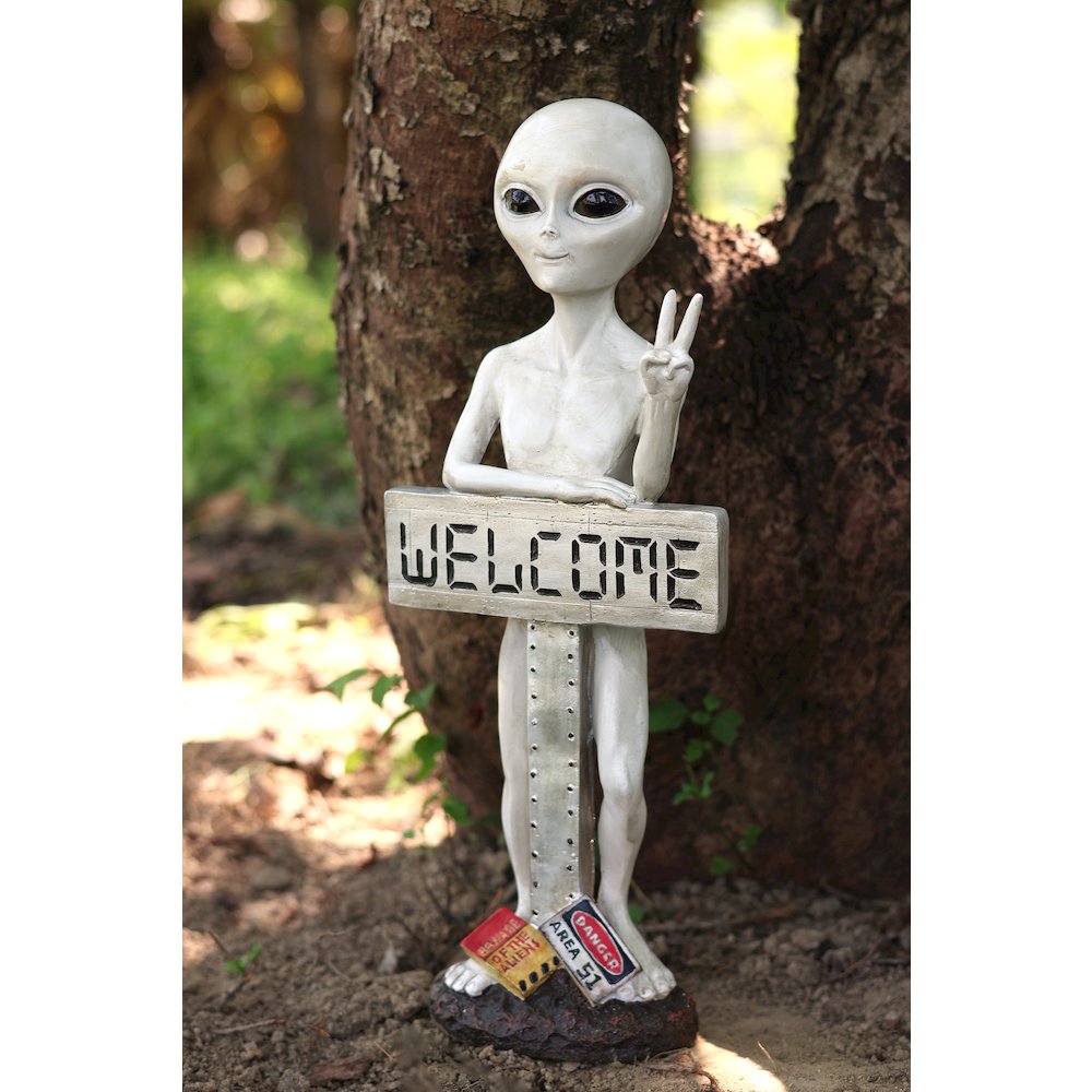 Alien Resin Statue W/Welcome Sign. Picture 2