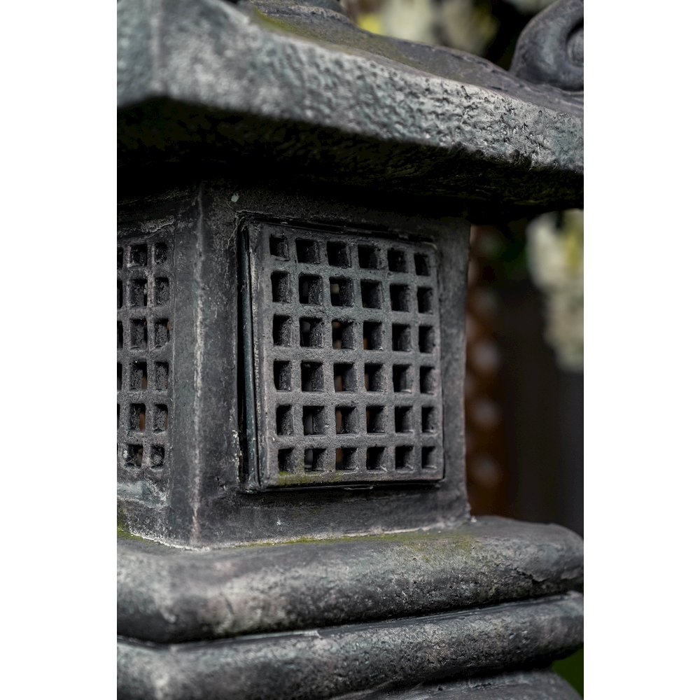 26In Grey Stone Lantern. Picture 5