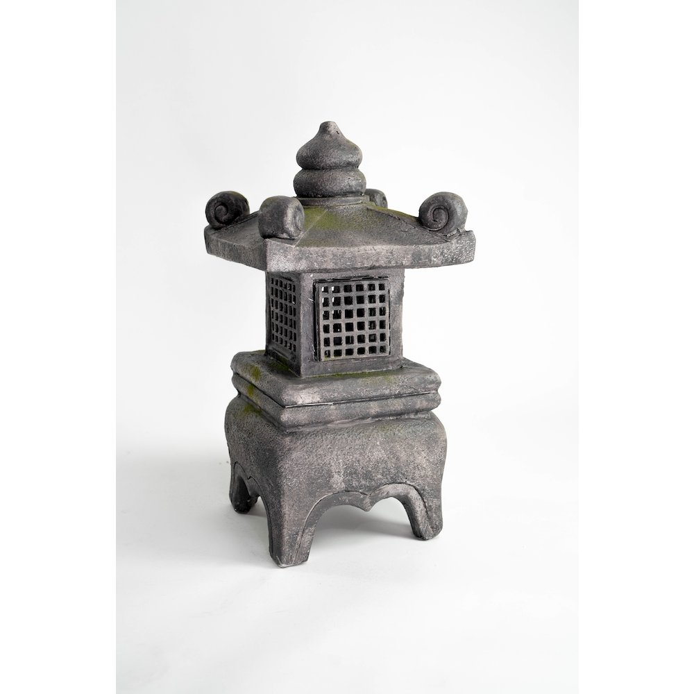26In Grey Stone Lantern. Picture 4