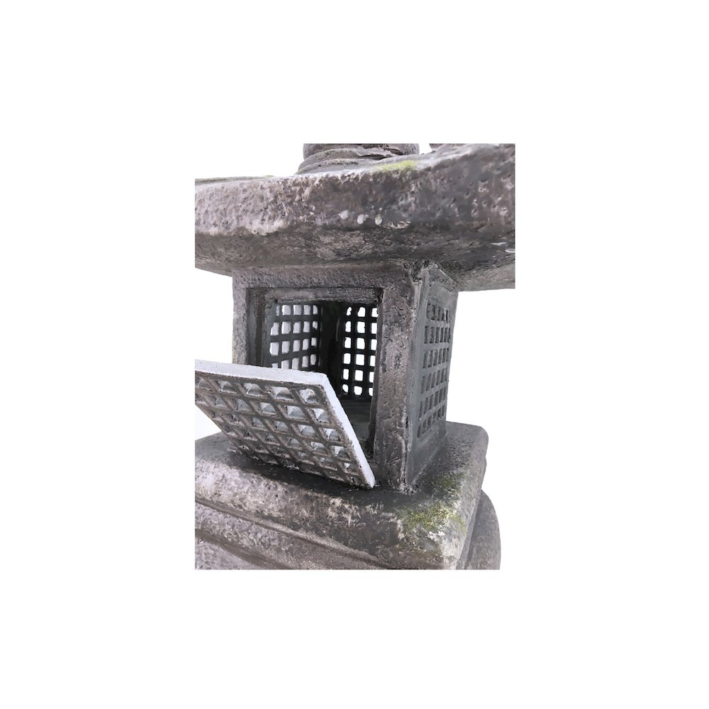 26In Grey Stone Lantern. Picture 1
