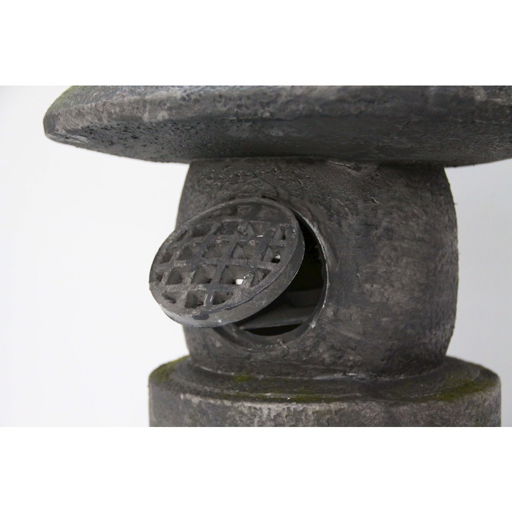 Grey Stone Pagoda Lantern. Picture 1