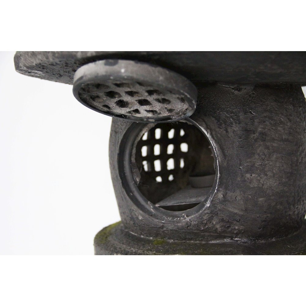 Grey Stone Pagoda Lantern. Picture 3