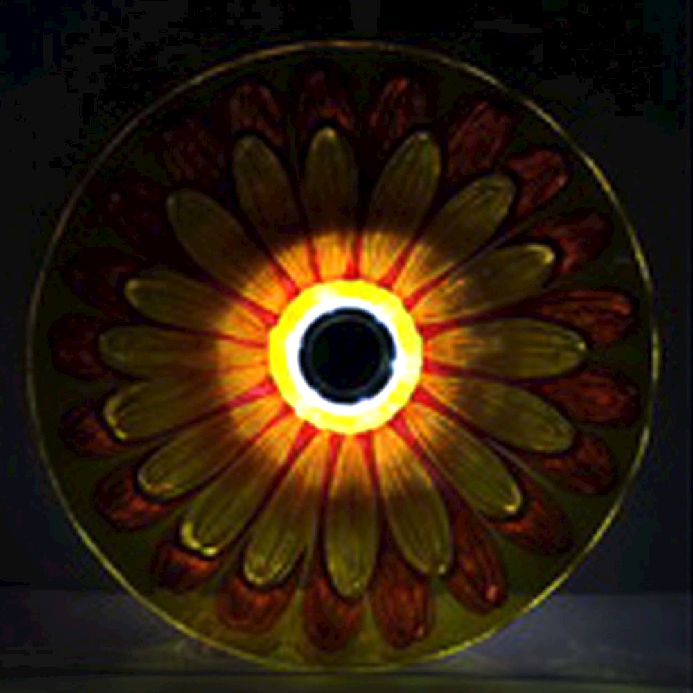 Solar Floral Glass Bird Bath with Stand. Picture 4