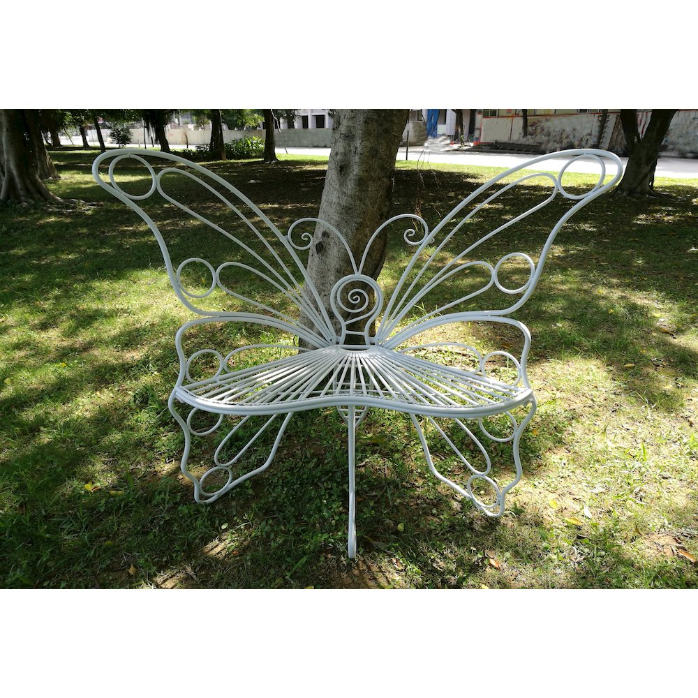 White Butterfly Chair. Picture 2