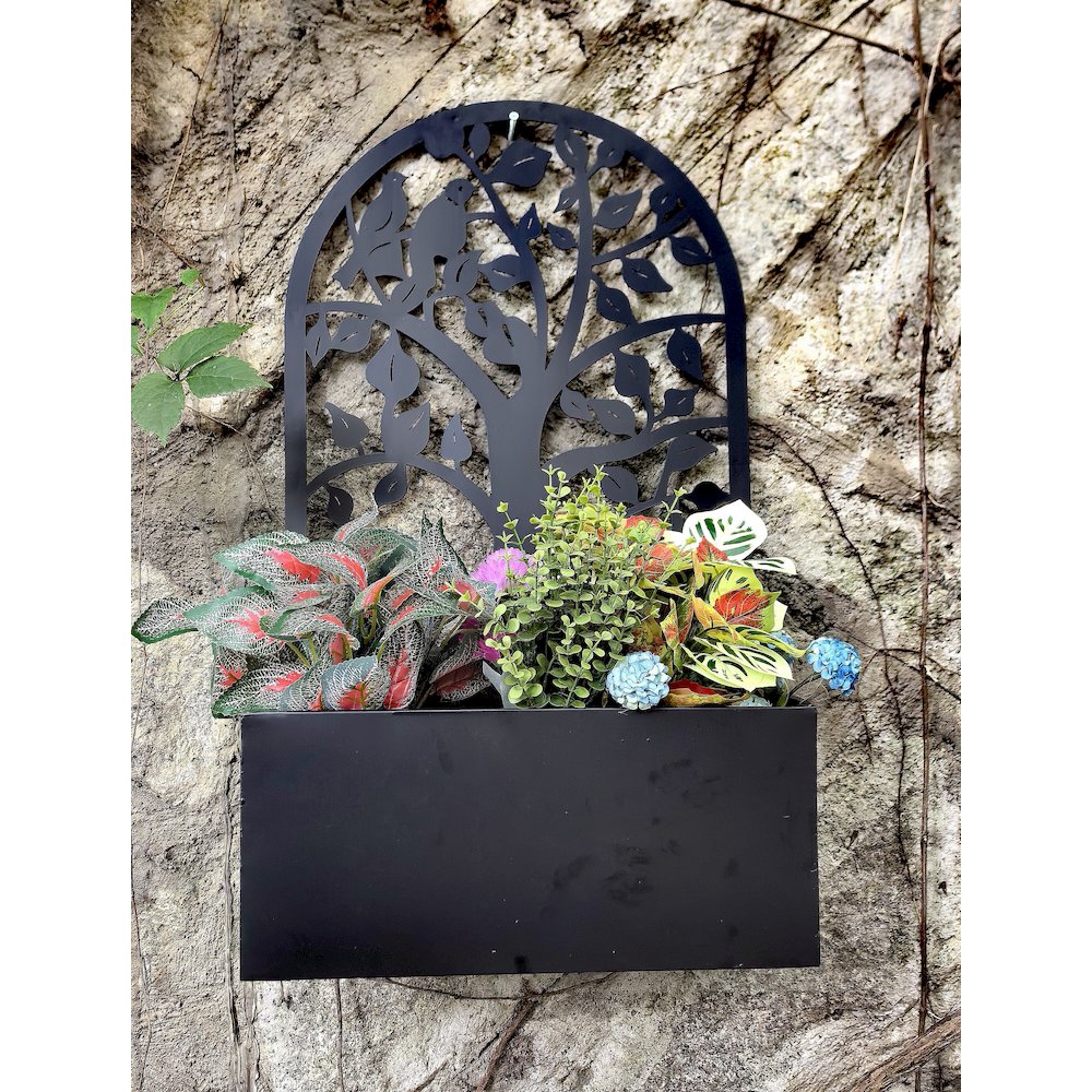 Garden Hanging Planter Black Metal Wall Decor. Picture 2