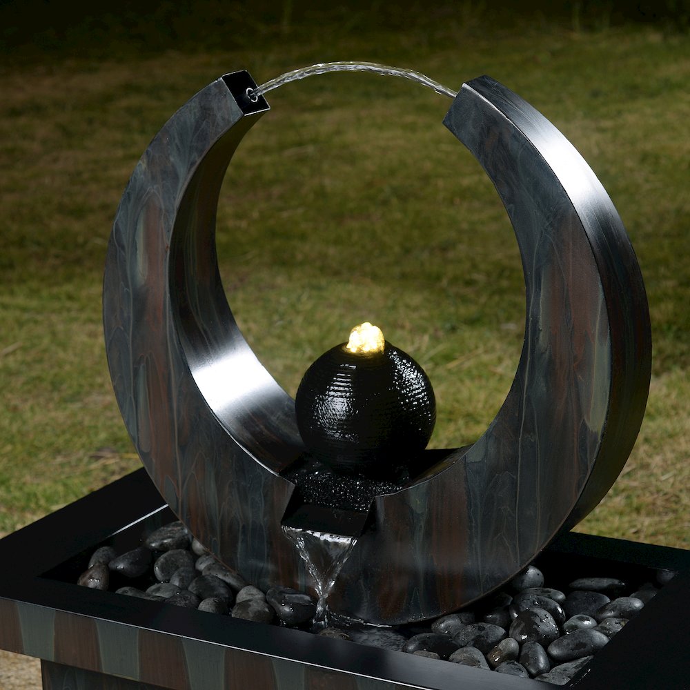 Outdoor Metal Fountain with LED Lights - Rusty Gray. Picture 4