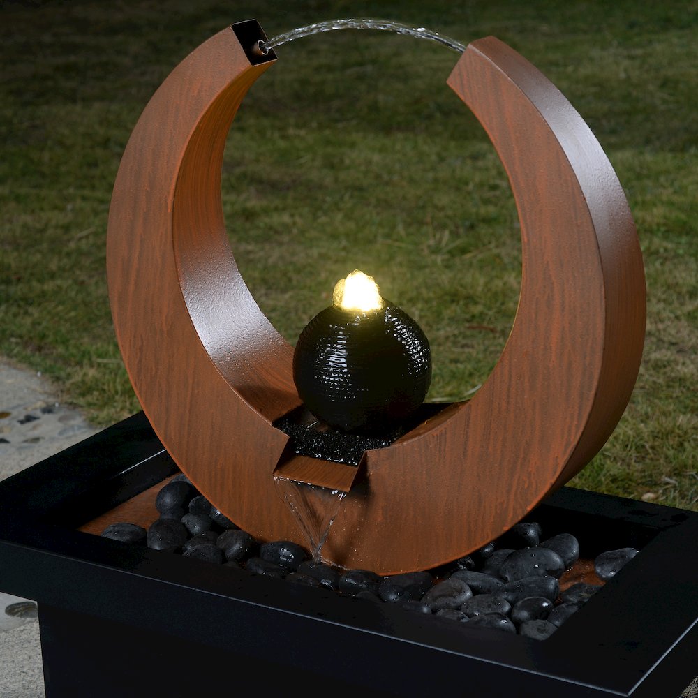 Metal Fountain - Rusty Top with Black Basin. Picture 4