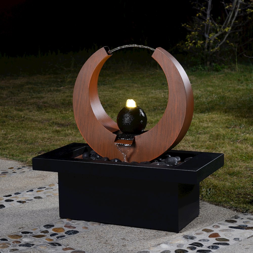 Metal Fountain - Rusty Top with Black Basin. Picture 2