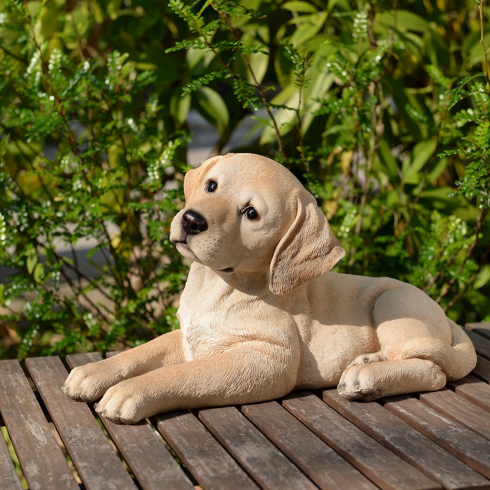 Golden Dreams: Lying Yellow Labrador Polyresin Figurine. Picture 2