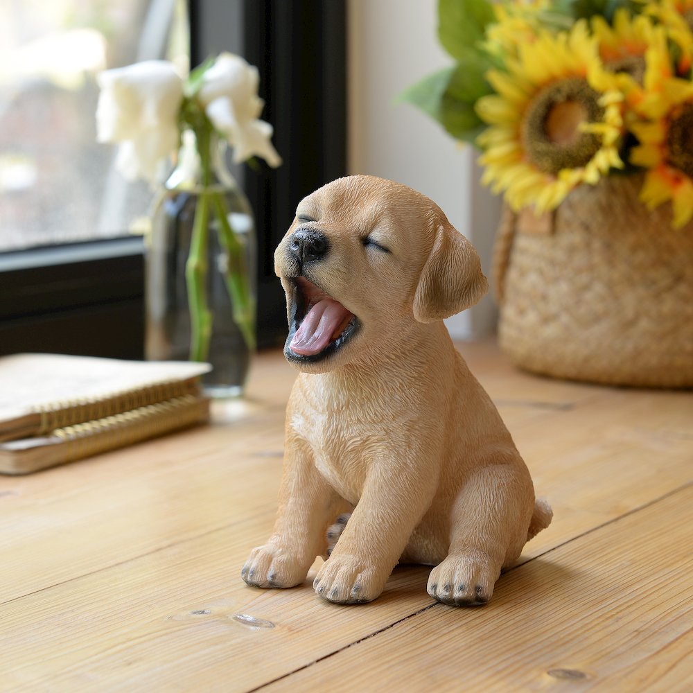Yawning Labrador (Hi-Line Exclusive). Picture 2