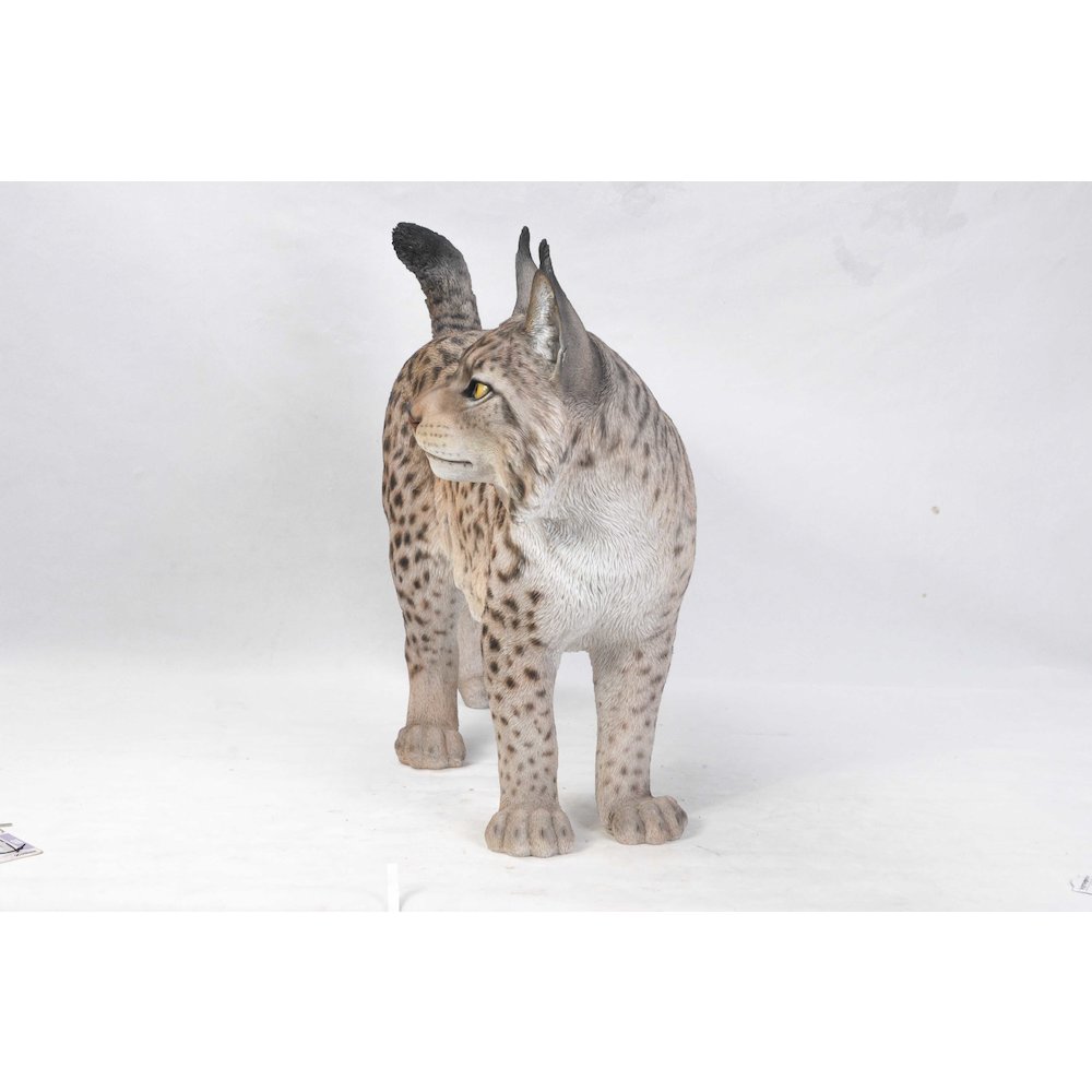 Lynx Statue. Picture 1