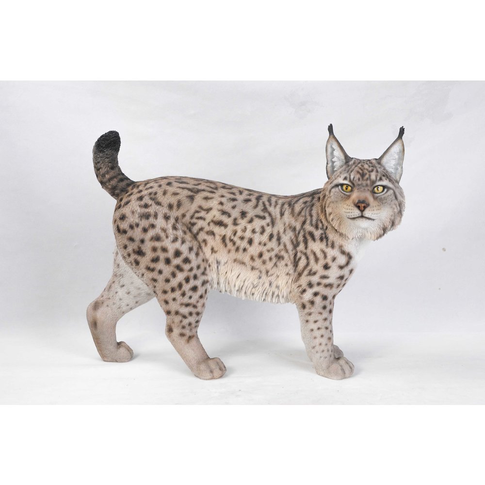 Lynx Statue. Picture 2
