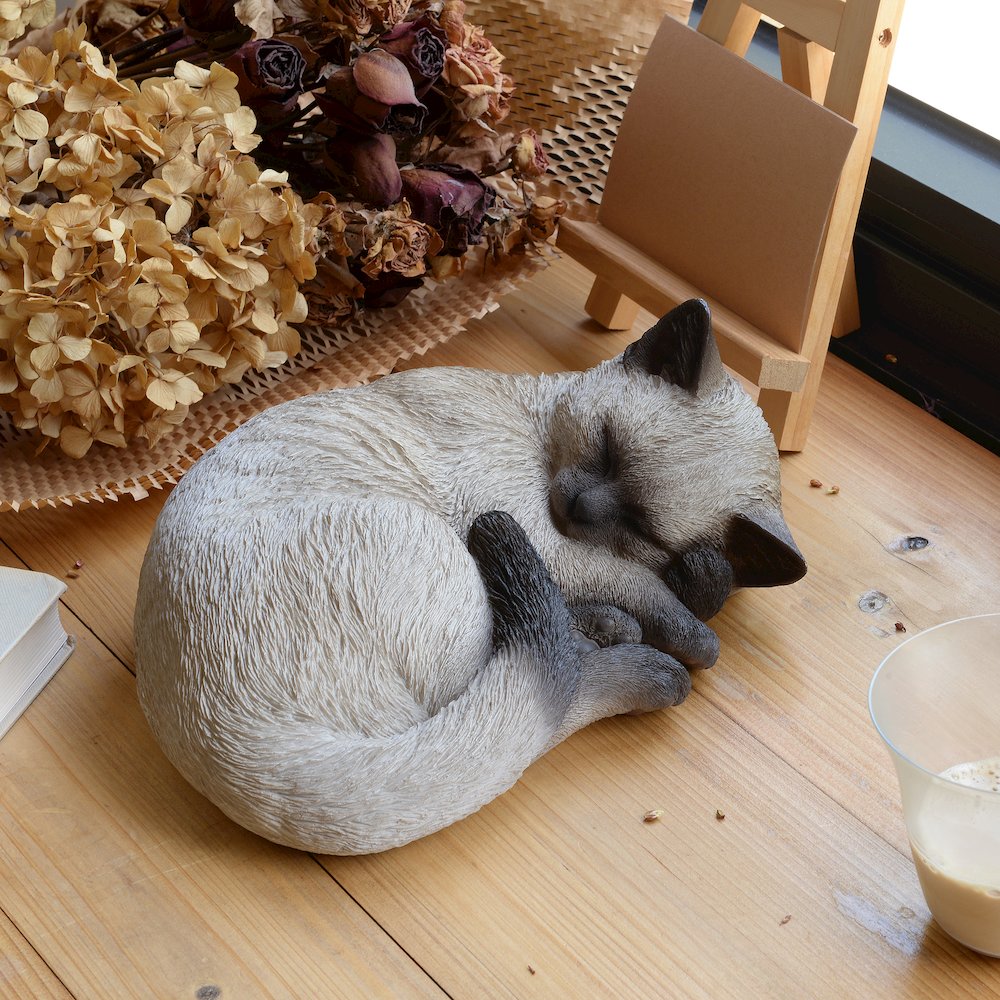 Sleeping Siamese Cat Statue. Picture 2
