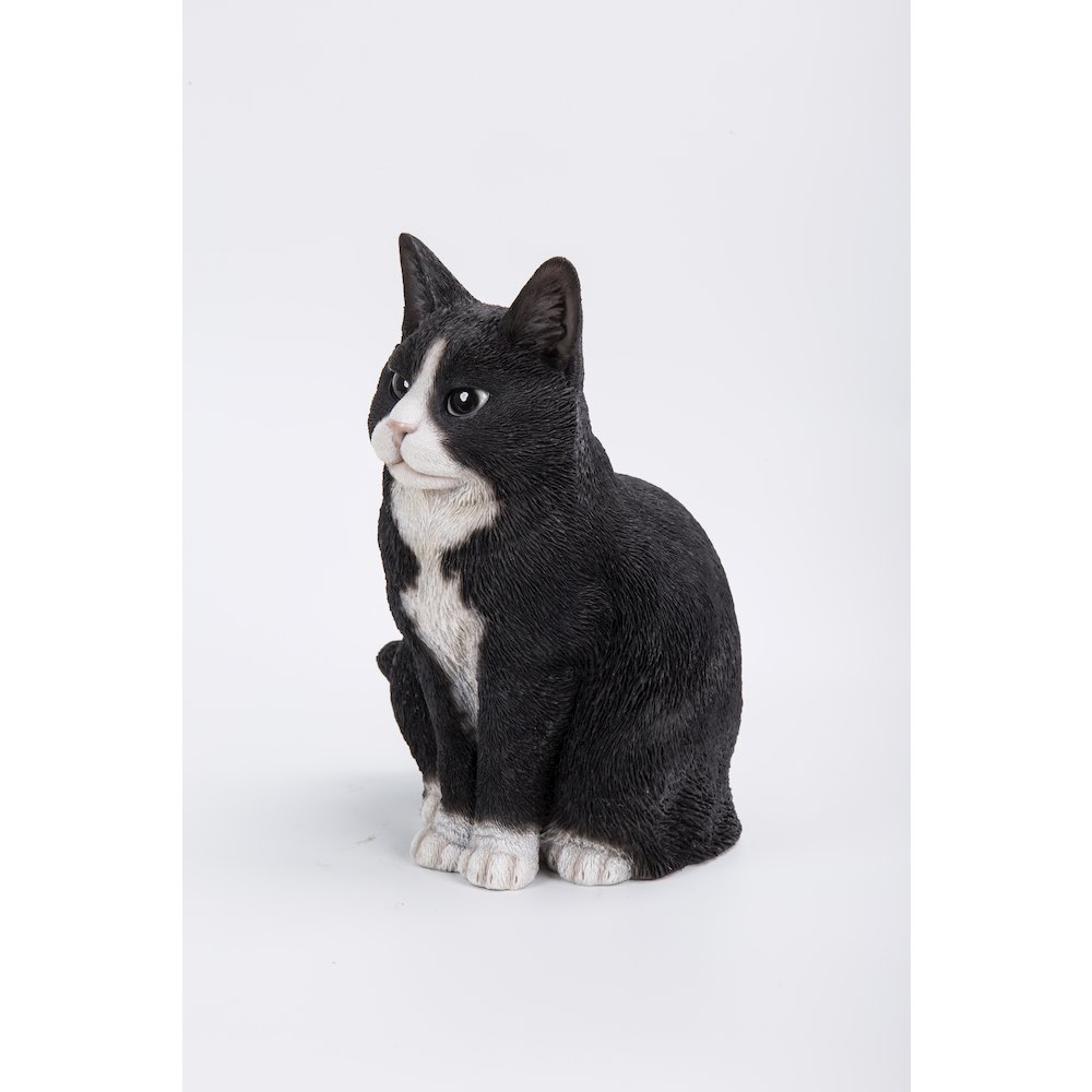 Sitting Cat Statue. Picture 2