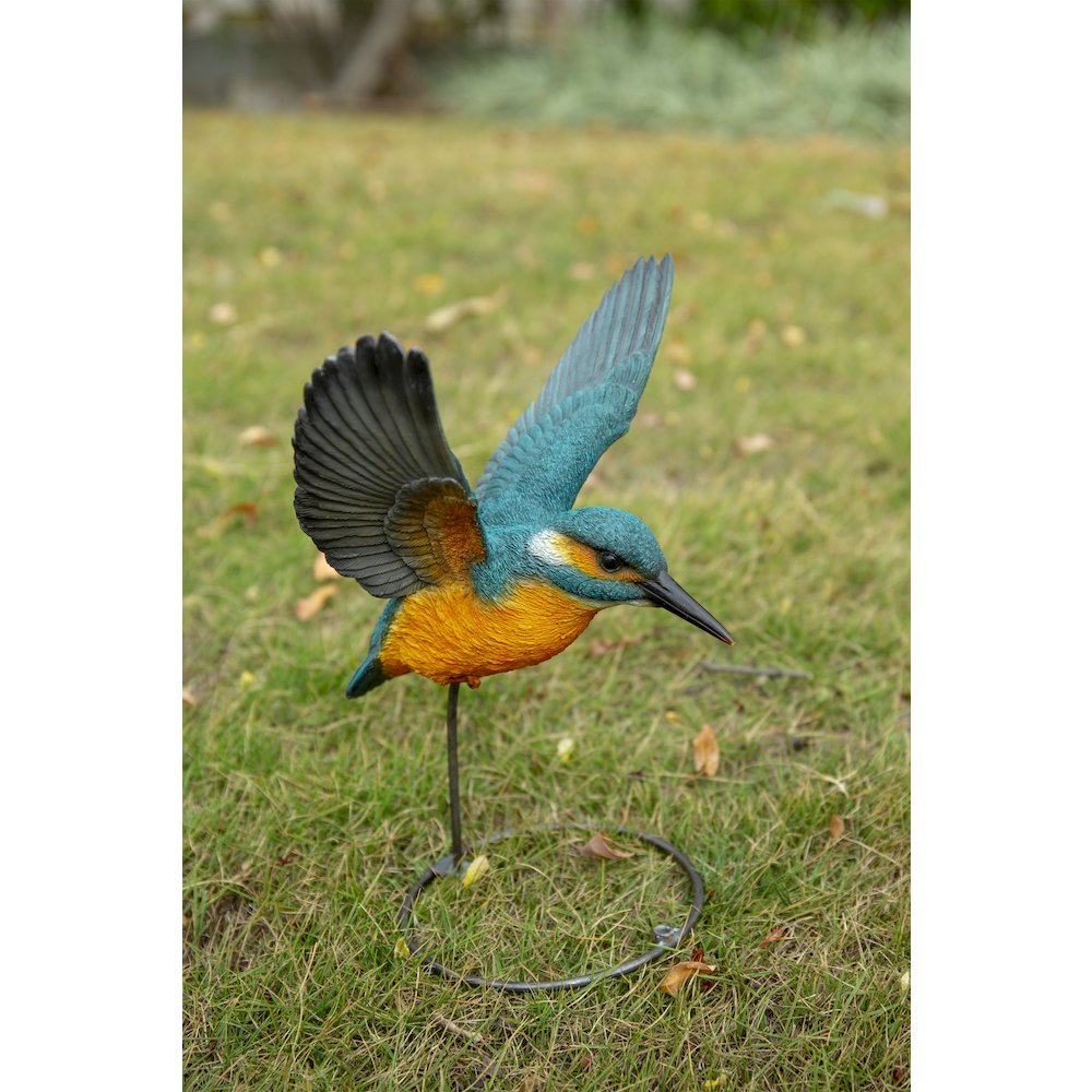 Flying-off Kingfisher Statue. Picture 6