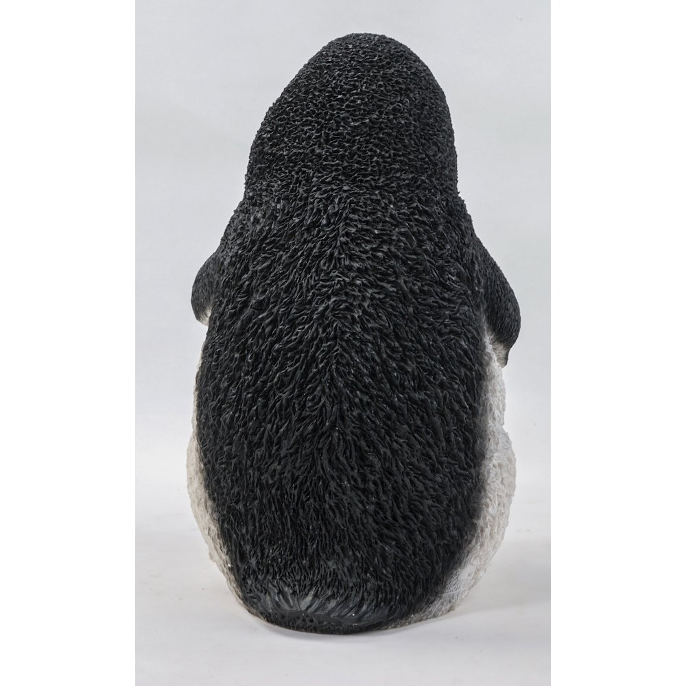 Walking Penguin Statue. Picture 6