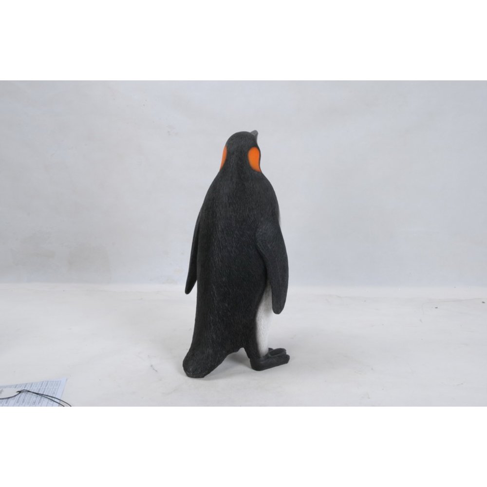 Small Penguin Statue. Picture 5