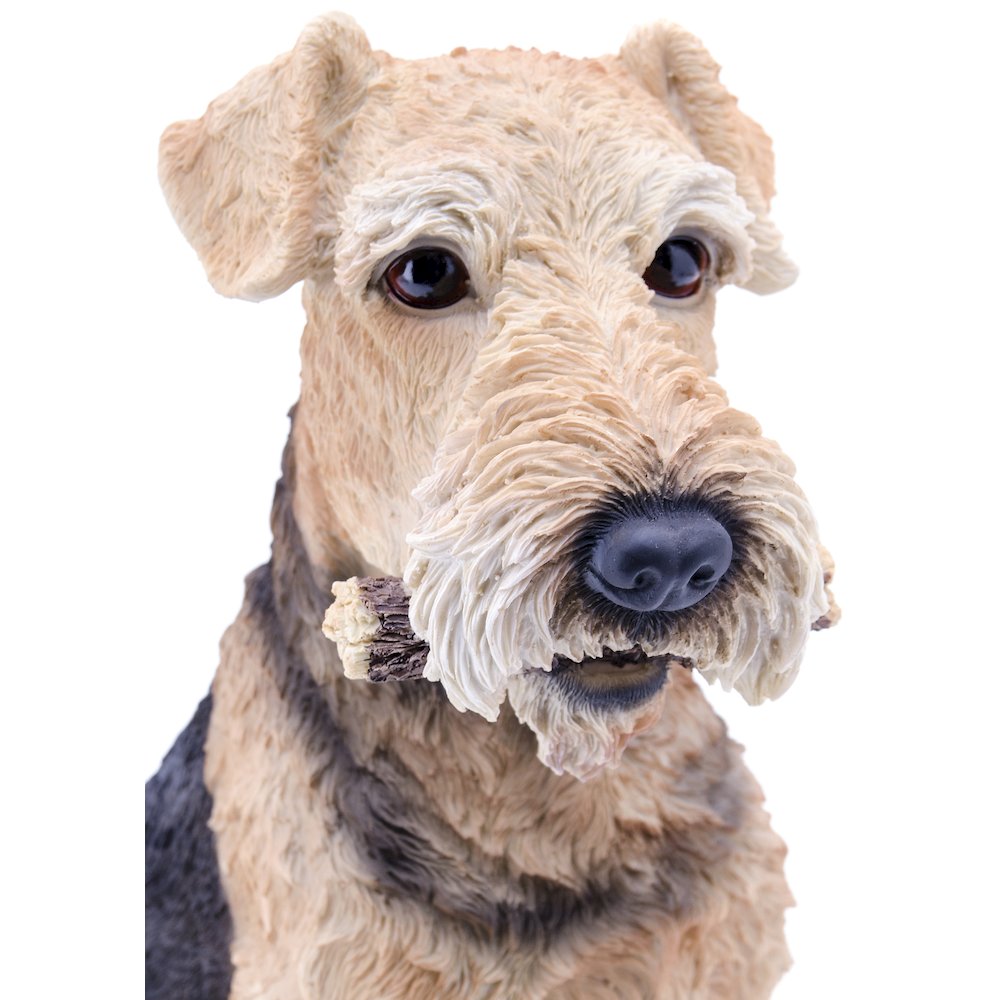 Airedale Terrier Statue. Picture 1