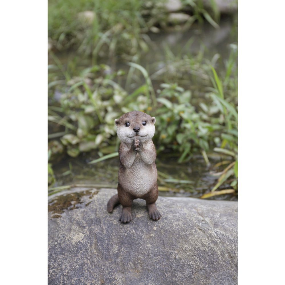 Otter Praying Statue. Picture 8