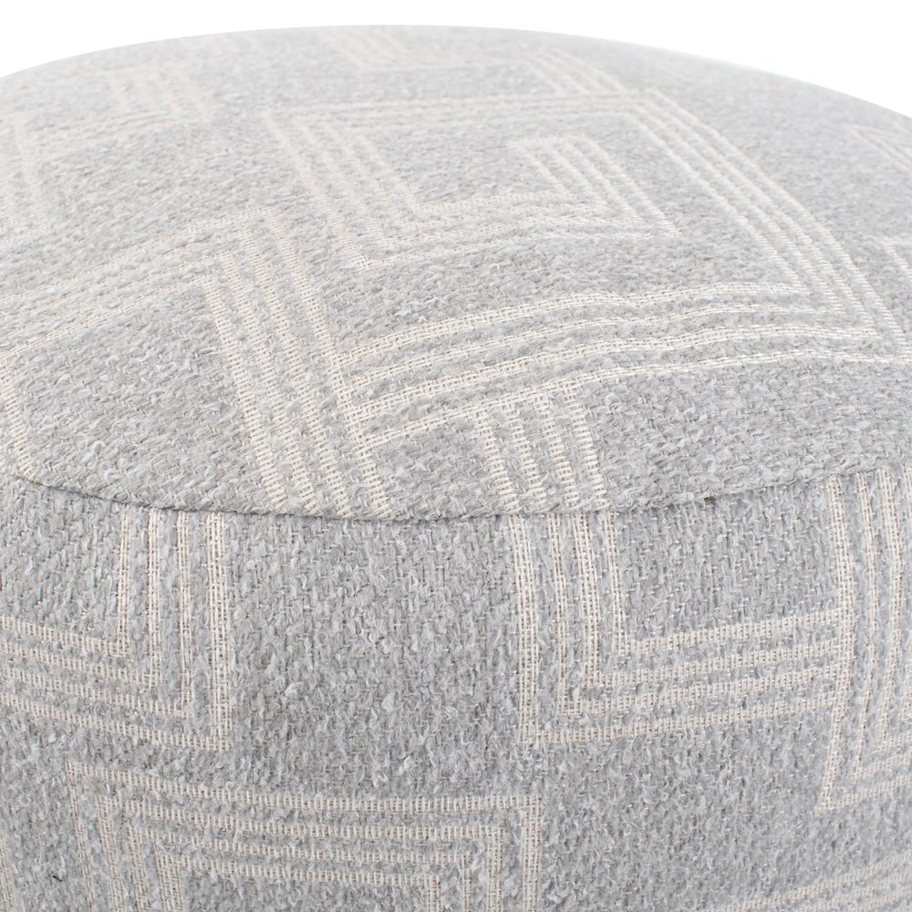 Short Indoor/Outdoor Pouf Syros Fog. Picture 4