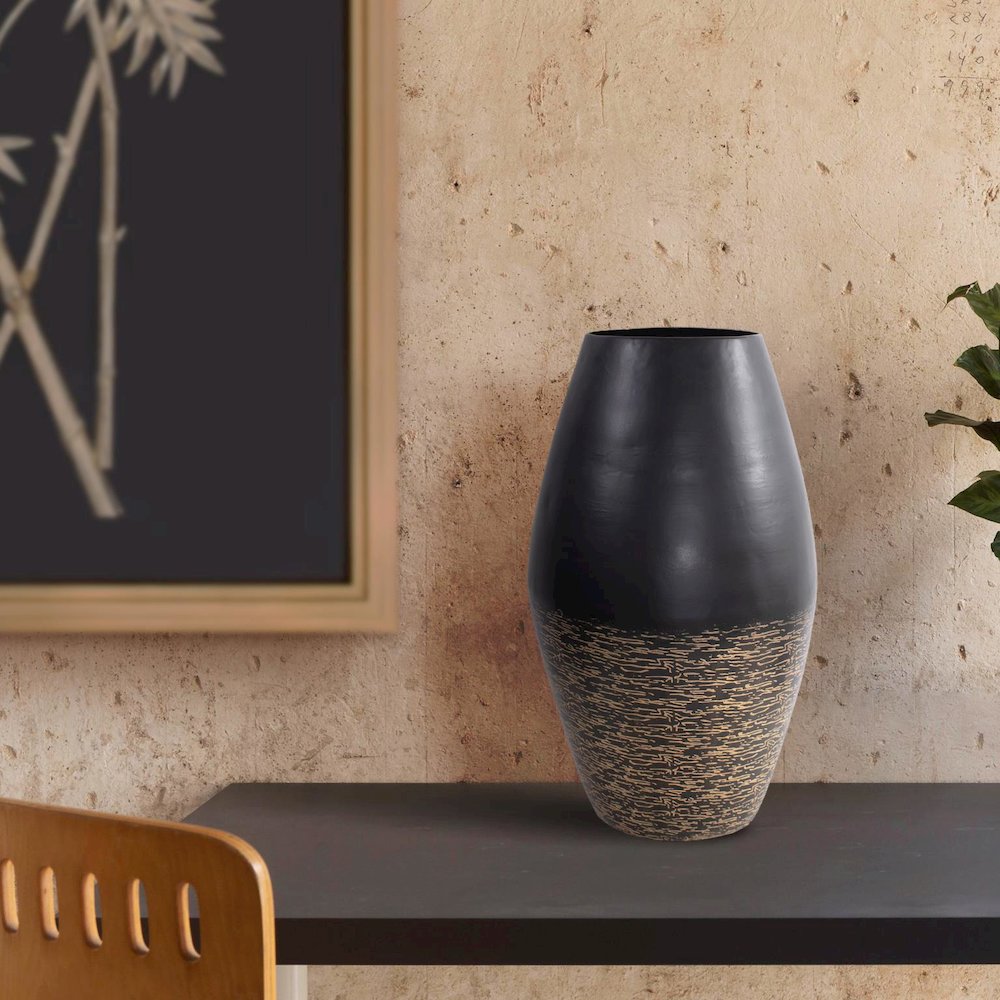 Golden Thread Large Cask Vase. Picture 6