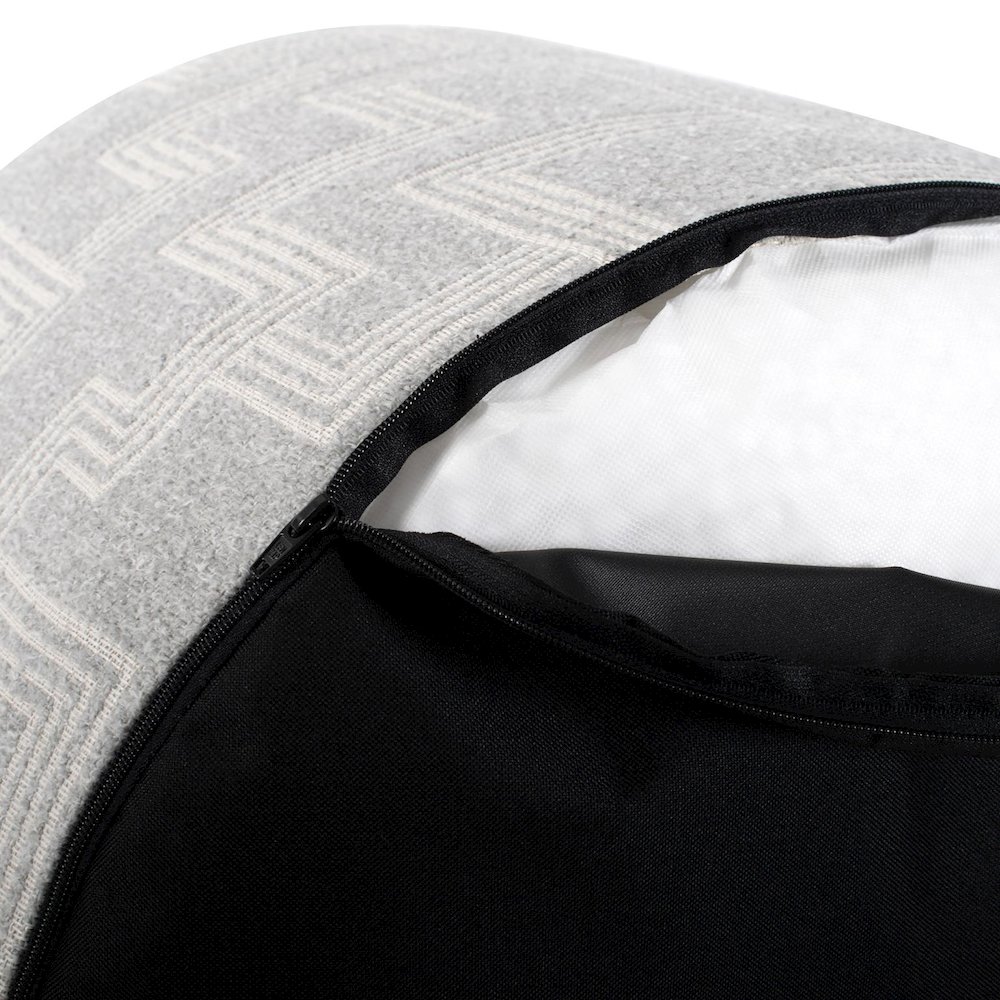 Short Indoor/Outdoor Pouf Syros Fog. Picture 5