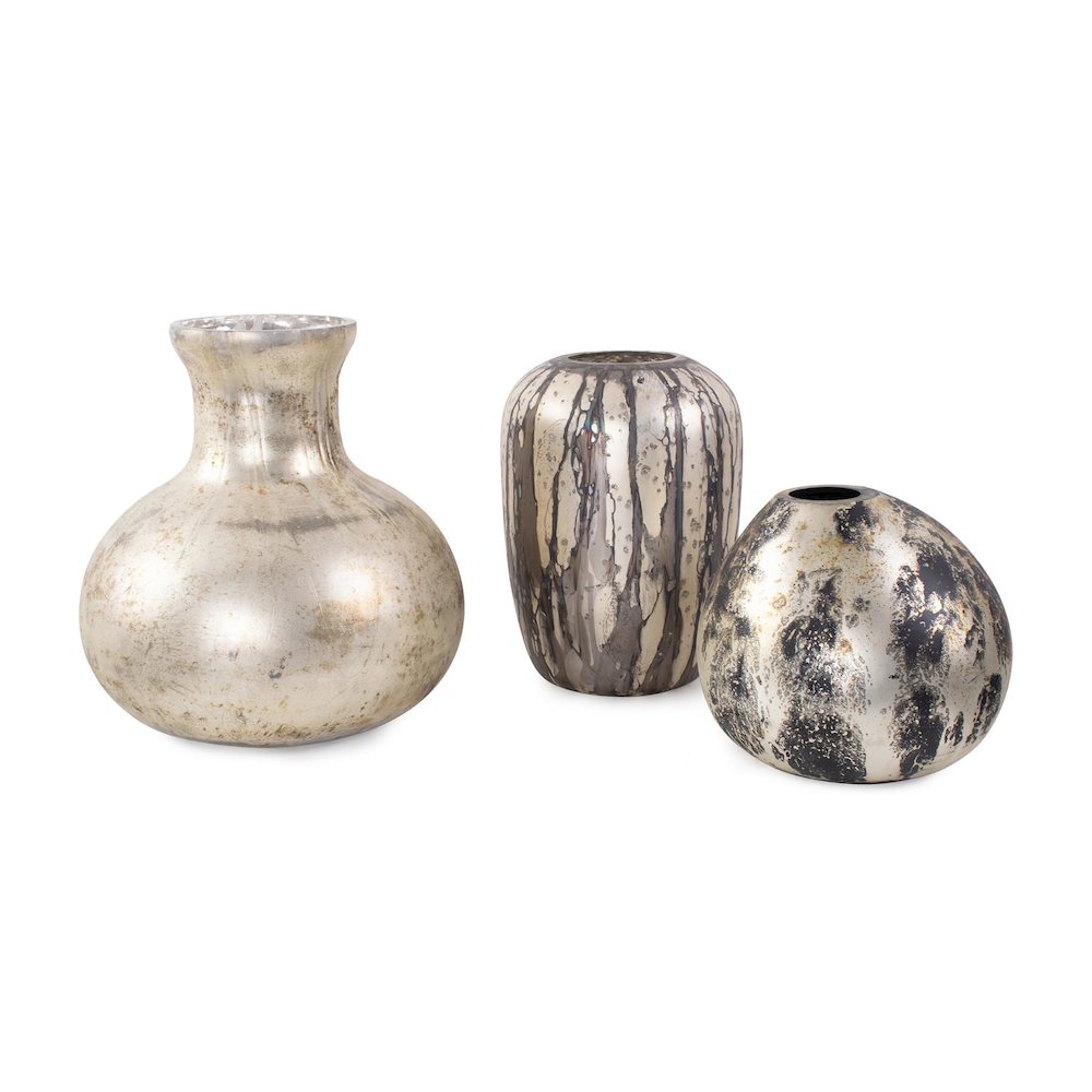 Beatrice Flared Silver Vase. Picture 4