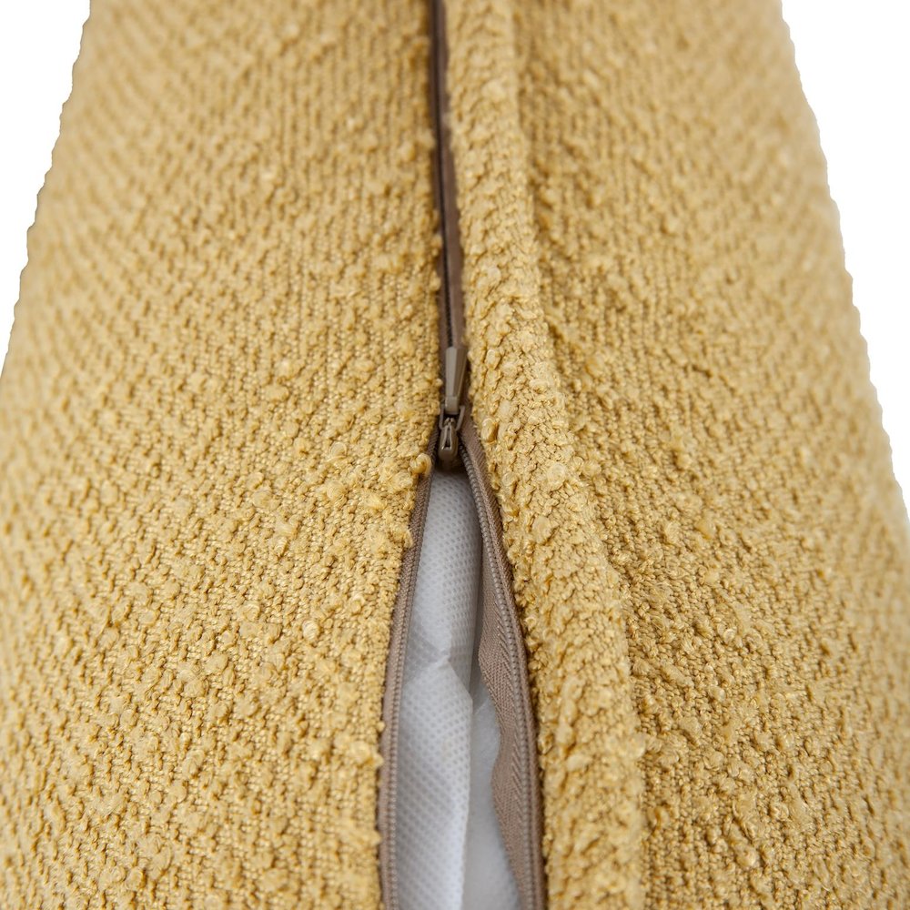 Pillow 24 x 24  Alicante Gold. Picture 4