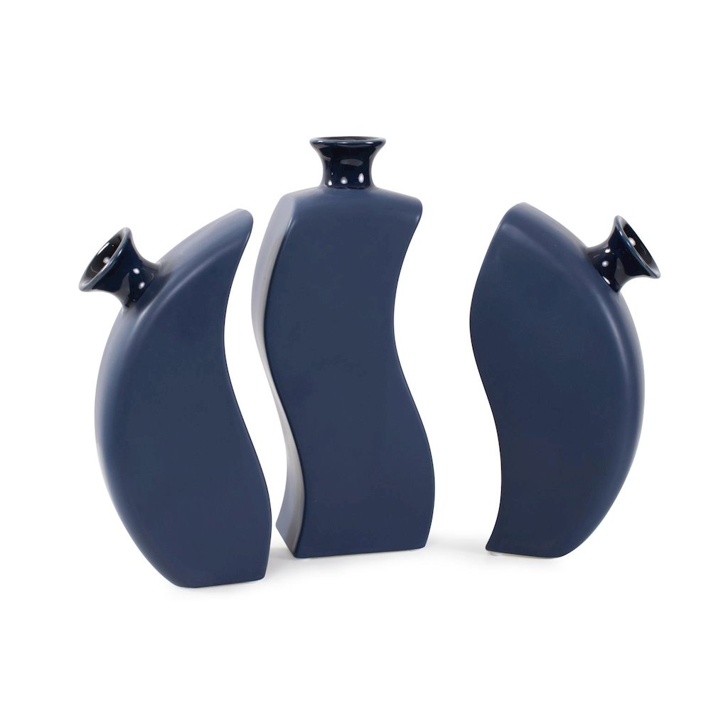 Delft Blue 3 Piece Floral Vase. Picture 2