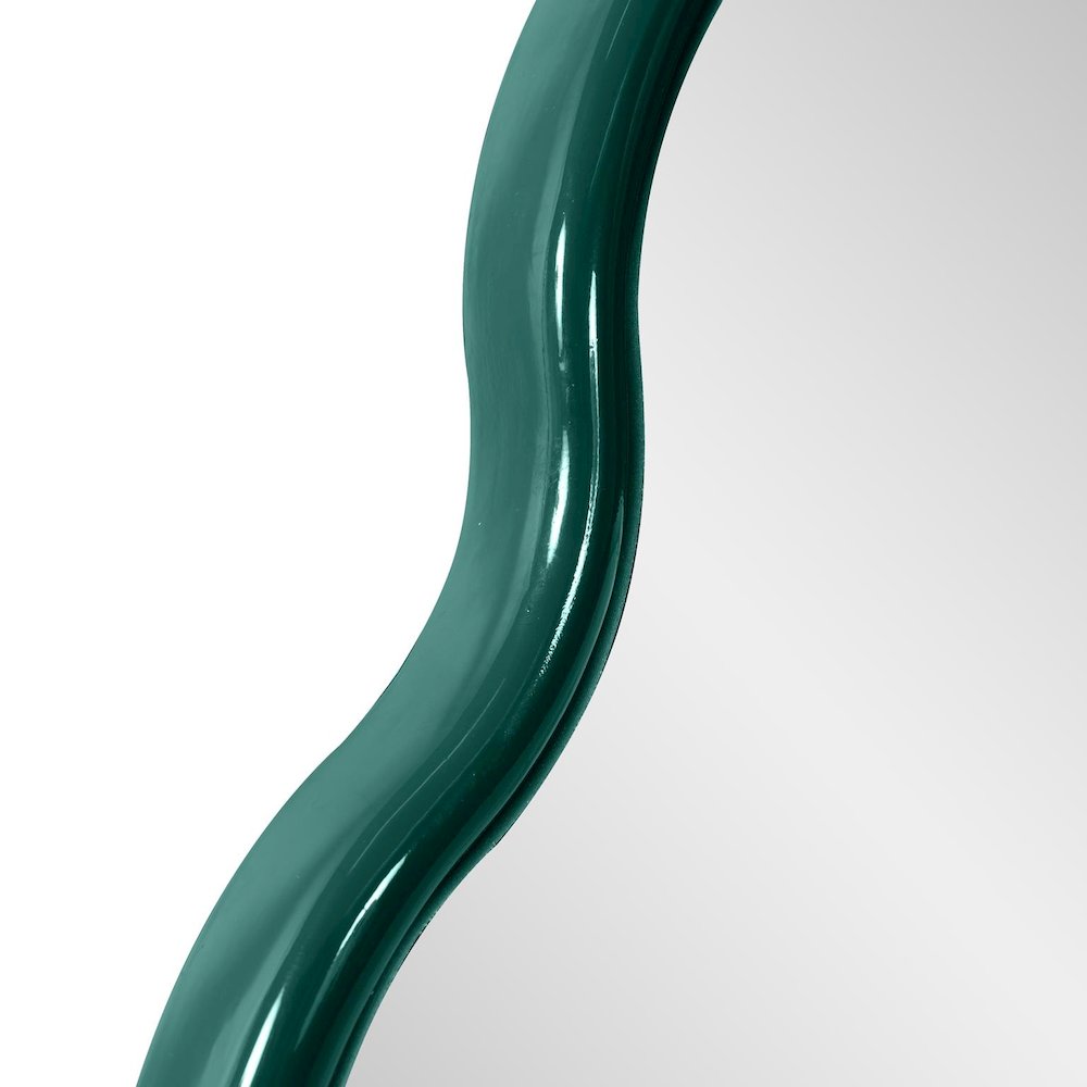 Kushi Round Scalloped Edge Mirror in Glossy Hunter Green. Picture 3
