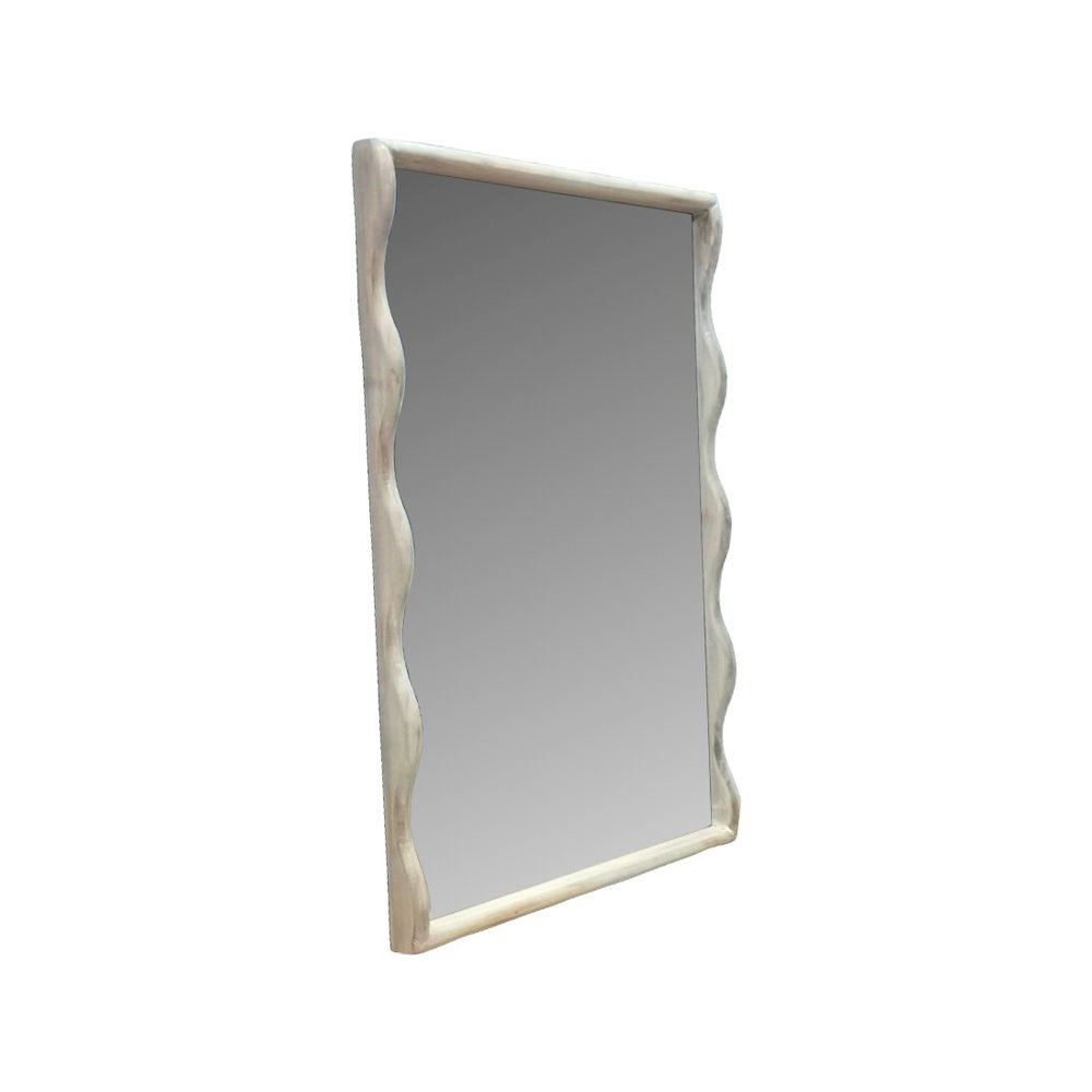 Willow Scalloped Mirror. Picture 3