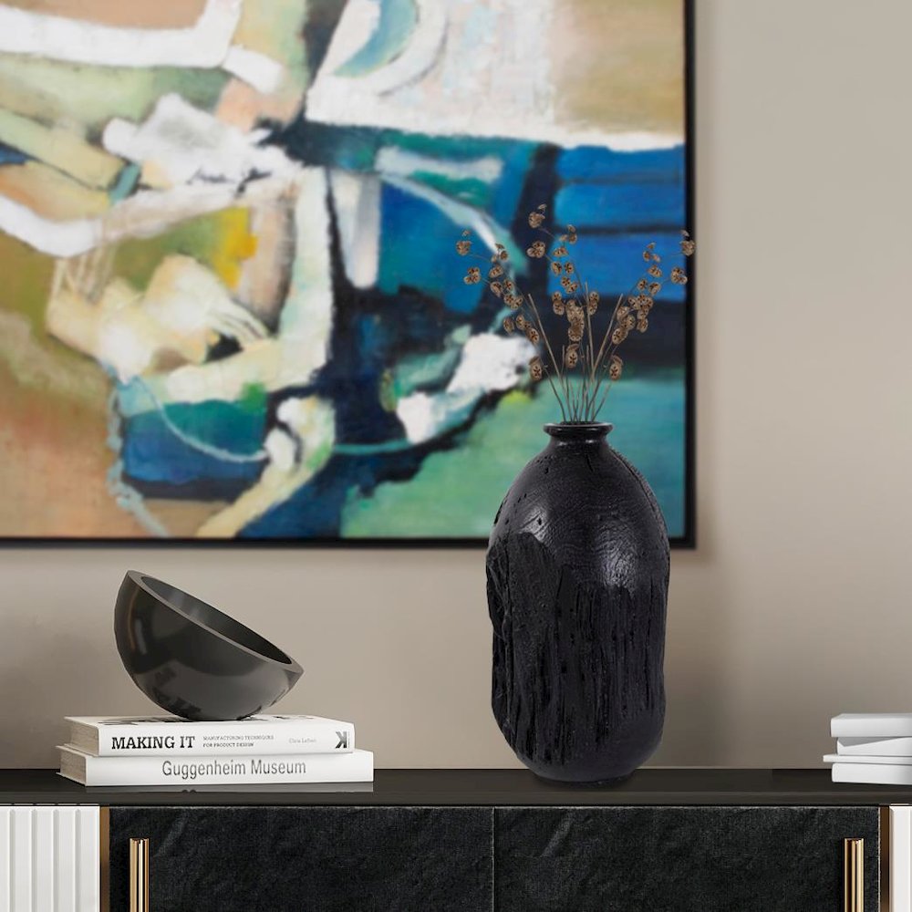 Haru Short Vase in Black. Picture 9